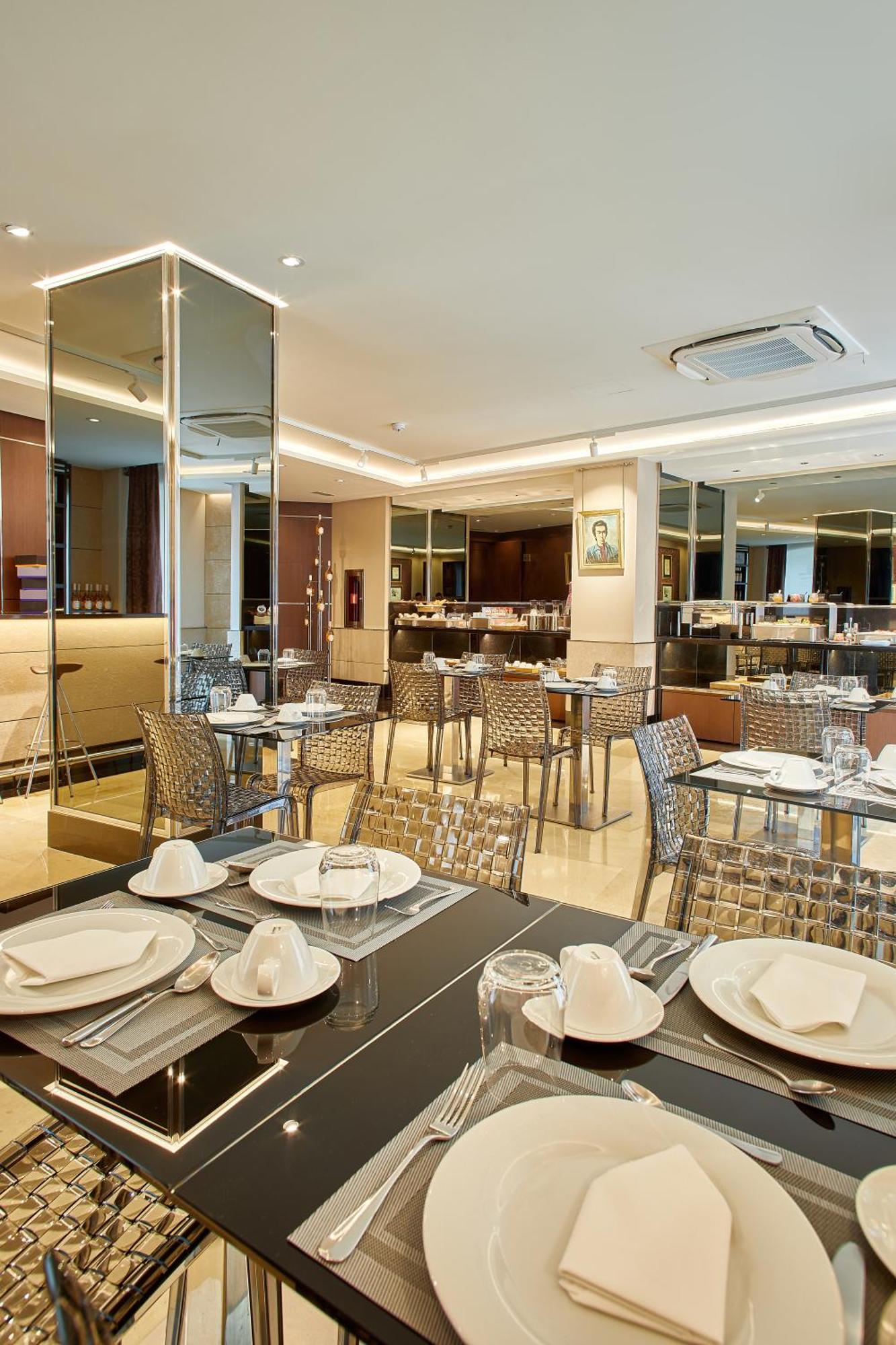 Nexus Valladolid Suites & Hotel Exterior photo